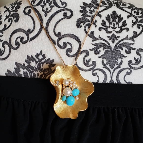 Seashell Brooch & Pendant - Picture 3 of 5